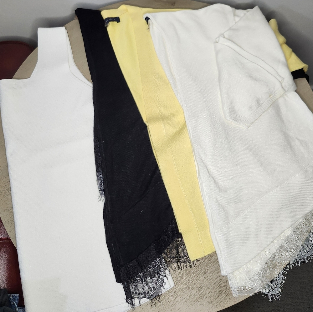 3 Tommy HilfigerXL Sweaters & 1 Tank